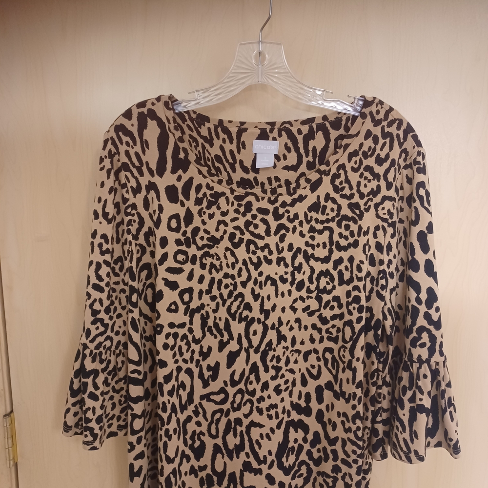 Chico's Animal Print Blouse. Size Large (2)